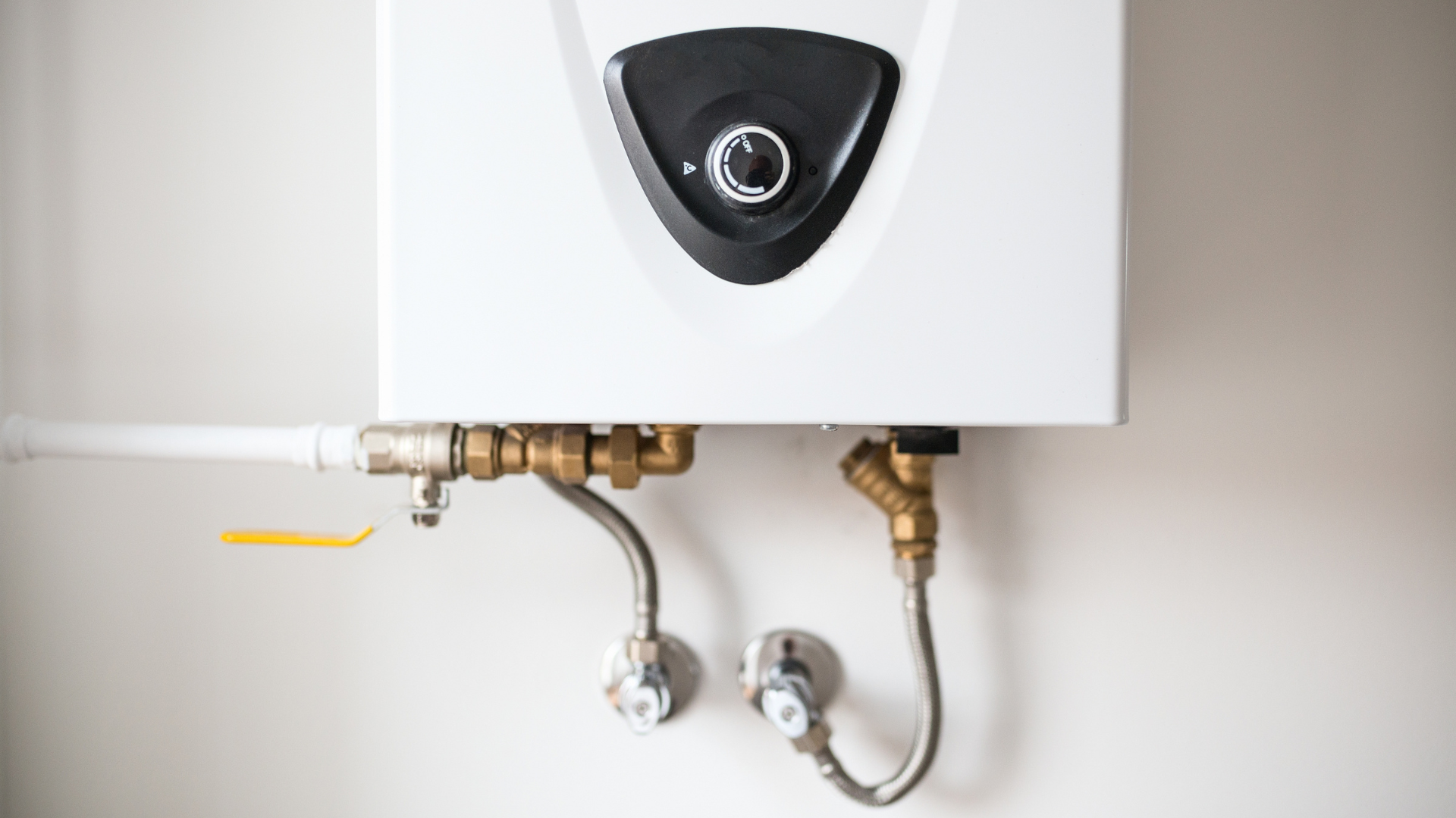 Installation de chauffe-eau réalisée par Le Plombier Breton