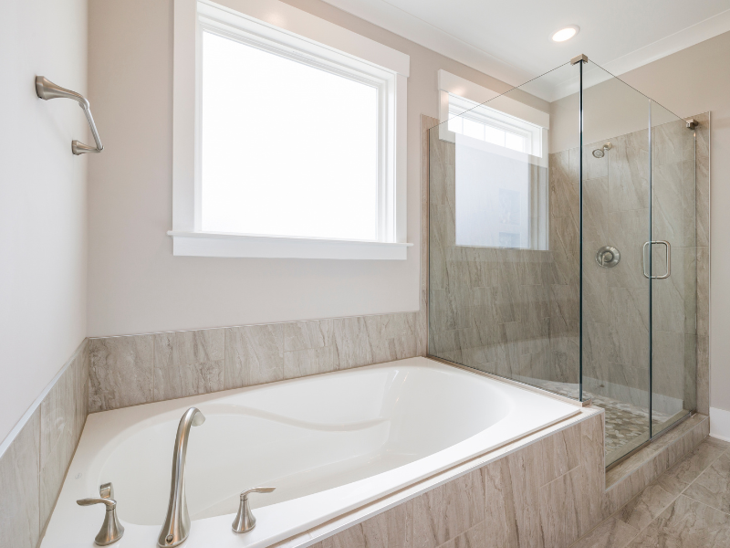 Installation de douche et baignoire par Le Plombier Breton