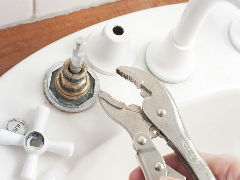 Installation sanitaire réalisée par Le Plombier Breton